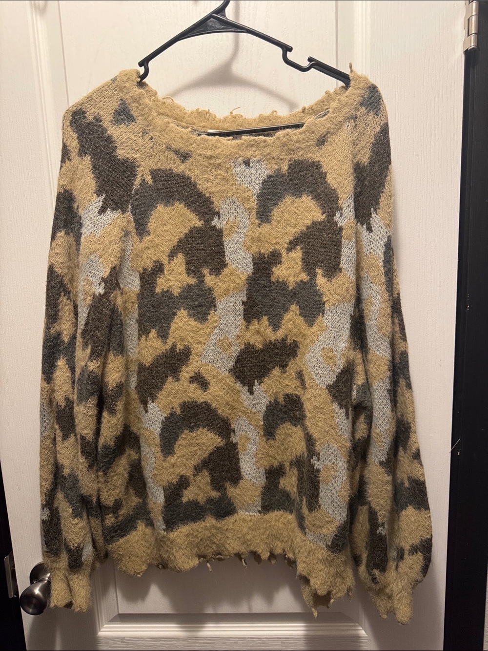 Umgee Plus Size 2X Distressed Fuzzy Knit Sweater Abstract Camo